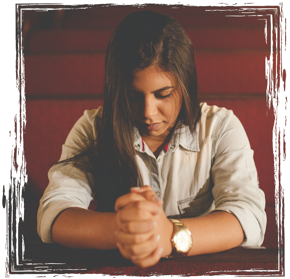 girlPrayingInPueHeader